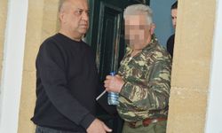 Ayrelli Toplarken Sınırı Geçti, Aracında Fişek Bulundu