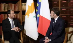 Hristodulidis Paris’te Macron’la baş başa görüştü