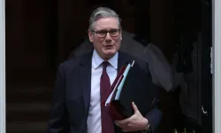 Starmer, Mandelson'ı atadığı için Epstein'ın kurbanlarından özür diledi