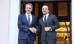 Hristodulidis ile Miçotakis dün telefonda görüştü