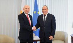 İngiltere Savunma Bakanı John Healey Güney Kıbrıs’ta