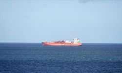 İran Hürmüz Boğazı'nda petrol tankeri vurdu