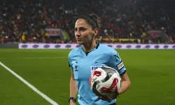 Süper Lig'de 22 yıl sonra kadın hakem düdük çaldı