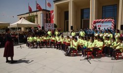 23 Nisan Ulusal Egemenlik ve Çocuk Bayramı kutlamaları kapsamında Cumhuriyet Meclisi bahçesinde tören düzenlendi