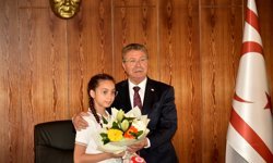 Başbakan Üstel, “Ülkemizin geleceğini şekillendirecek çocuklarımızı burada ağırlamaktan büyük mutluluk duyuyoruz”