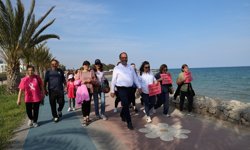 İskele’de kansere karşı farkındalık yürüyüşü düzenlendi