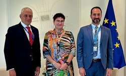 Taçoy ve Candan, AKPA Başkanı Petra Bayr ile görüştü