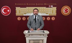 Karayel, GKRY'deki bayrak yakma eylemine tepki gösterdi: "Düşmanca bir zihniyetin dışa vurumu"