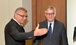 Lacroix’in ziyareti Rum basınında