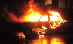 80 yaşındaki kadının aracı kundaklandı...Hedefteki kişi torunu