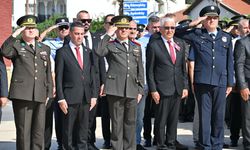 Özçınar, 19 Mayıs Atatürk’ü Anma Gençlik ve Spor Bayramı Törenine katıldı