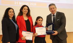 “Dünyada barış” konulu kompozisyon yarışmasının ödül töreni yapıldı