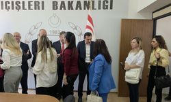 Oğuz, bakanlık merkezinde ve bağlı dairelerde görev yapan personelle bayramlaştı