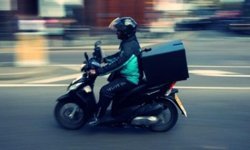 Baf’ta paket servis elemanlarına saldırı