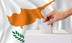 Güney Kıbrıs’taki genel seçimlerle ilgili son anketlere göre DİSİ, AKEL ve ELAM ilk 3’te