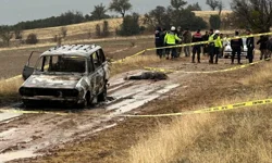 Yanmış araçta bulunan cesetin pazardan beri kayıp olan kişiye ait olduğu tahmin ediliyor