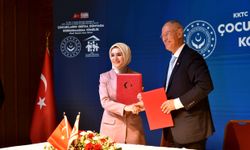 KKTC-TC iş birliğinde “Dijital Zorbalık, Bağımlılık ve Koruma Sempozyumu” yapılıyor