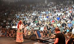 Güzelyurt Portakal Festivalinde Leman Sam sahne aldı