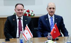 Meclis Başkanı Öztürkler, Bakü’de TBMM Başkanı Kurtulmuş ile görüştü