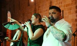 LTB Akustik Sahne'de dün akşam Aysu Mişon ve Eril Cambaz vardı
