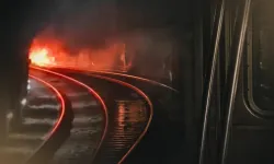 Barselona'da metro hattında çıkan yangında dumandan etkilenen 39 kişi hastaneye kaldırıldı