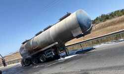 Seyir halindeki tır alev aldı