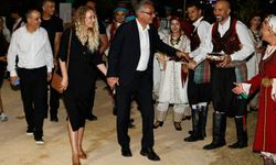 Erhürman ve eşi, 16. Uluslararası Lefkoşa Halk Dansları Festivalİ açılış törenine katıldı
