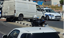 Limasol’da iki Kıbrıslı Türk’ün bulunduğu araç polis kovalamacası sonucu durdurulabildi