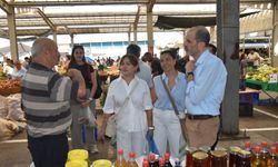 Özersay, Girne Açık Pazarında esnaf ve vatandaşla bir araya geldi