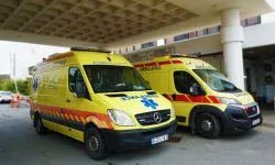 Paralimni’de bir araç yayaya çarpıp kaçtı