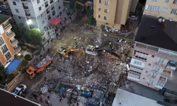 Maltepe'de Çöken Binanın Molozlarından Deniz Kabuğu Çıktı