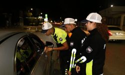 Trafik denetimleri... Bir günde 264 sürücü rapor edildi, 3 kişi tutuklandı