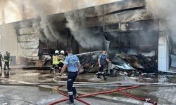 Alayköy Sanayi Bölgesi'nde yangın...İlk belirleme göre 600 metrekarelik alandaki elektrik malzemeleri küle döndü
