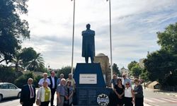 Avustralya’da yaşayan Kıbrıslı Türkler, Lefkoşa’daki anıtlara çelenk bıraktı