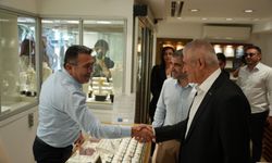 Taçoy, LTB adayı Aktuç'la Surlariçi'ni ziyaret etti