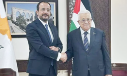 Filistin Devlet Başkanı Abbas Rum lider Hristodulidis’le görüştü