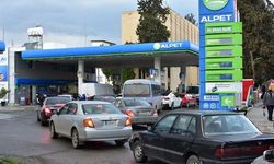 Kıbrıslı Rumlar benzin için KKTC'ye geçiyor