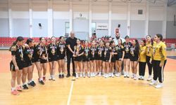 Zorlu Digital Plaza U16 Kızlar Ligi’nde Şampiyon Esentepe