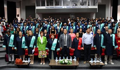 DAÜ Eczacılık Fakültesi, 2022-2023 Akademik Yılı Bahar Dönemi mezunları için yemin töreni düzenledi