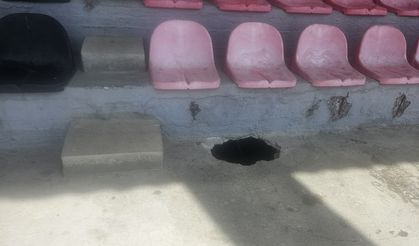 İskele’de Tribün Çöktü