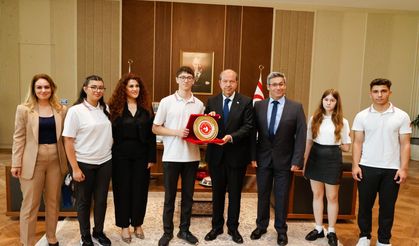 19 Mayıs Gençlik ve Spor Bayramı… Cumhurbaşkanı Tatar, öğrencileri kabul etti
