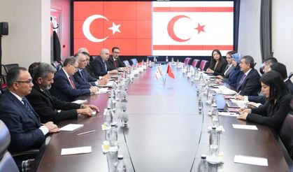 Çavuşoğlu, Türkiye Milli Eğitim Bakanı Yusuf Tekin ile görüştü