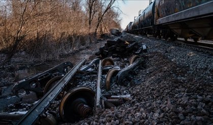 Meksika'da yolcu treni raydan çıktı: En az 13 ölü, 98 kişi yaralı