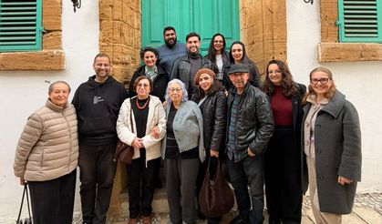 Kıbrıs Kağıt Sanatçıları Derneği Eş Başkanları Kemal Behcet Caymaz ve Raif Kızıl...