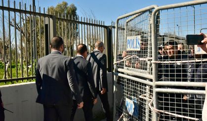 Eylemciler, Fiber optik protokolüne karşı Meclis önünde toplandı