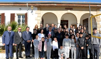 Cumhurbaşkanı Erhürman, Dipkarpaz Rum Ortaokulu ve Dipkarpaz Recep Tayyip Erdoğan Ortaokulu’nu ziyaret etti