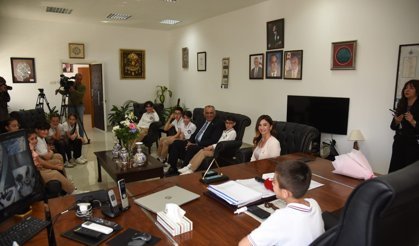 Milli Eğitim Bakanı Çavuşoğlu makamını Şht. Yalçın İlkokulu öğrencisi Hasan Basmaz’a devretti