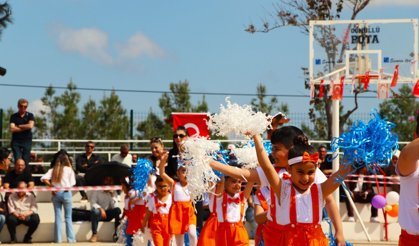 TC Lefkoşa Büyükelçiliği ve Yunus Emre Enstitüsü 23 Nisan dolayısıyla Mehmetçik İlkokulu’nda etkinlik düzenledi