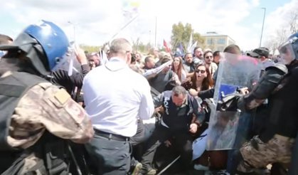 Genel Grev Sürüyor: Meclis Önünde Arbede