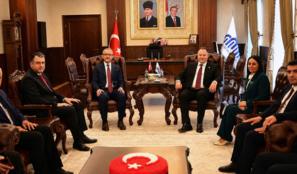 Öztürkler, bugün Malatya’da “Geçmişten Geleceğe Kıbrıs Sorunu ve Milli Davamız” konulu konferans verecek
